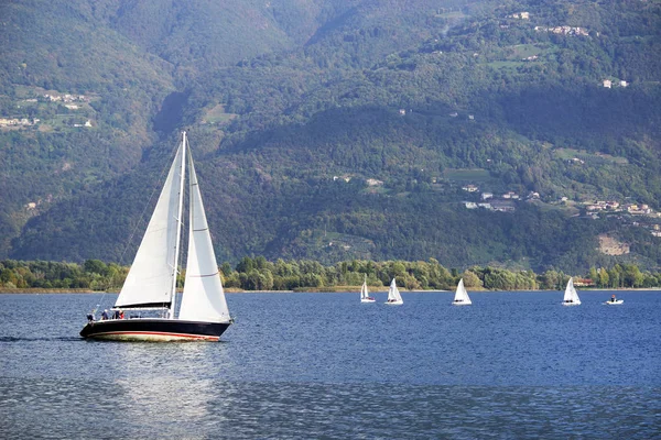 Yachting Sul Lago Iseo Italia Europa — Foto Stock