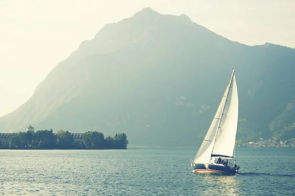 Yachting Sul Lago Iseo Italia Europa — Foto Stock