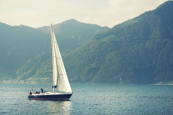 Yatçılık Iseo Gölü Talya Europe — Stok fotoğraf