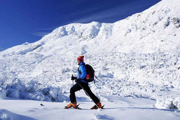 Ski Randonnée Dans Des Conditions Hivernales Difficiles — Photo