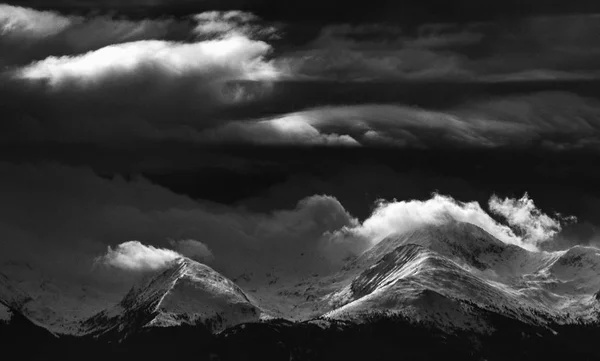 Alpine Winterlandschaft Nationalpark Retesat Karpaten Rumänien Europa Schneebedeckte Berglandschaft — Stockfoto