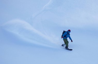 Tur kayağı kış koşullarında