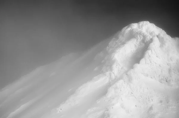 Prachtige Besneeuwde Bergen Transsylvanische Alpen Roemenië Alpine Landschap Bergen — Stockfoto