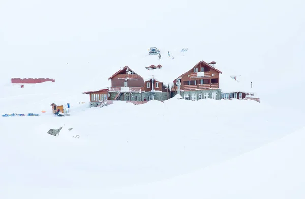 Chalet Bedekt Met Sneeuw Transsylvanische Alpen Balea Valley Roemenië Europa — Stockfoto