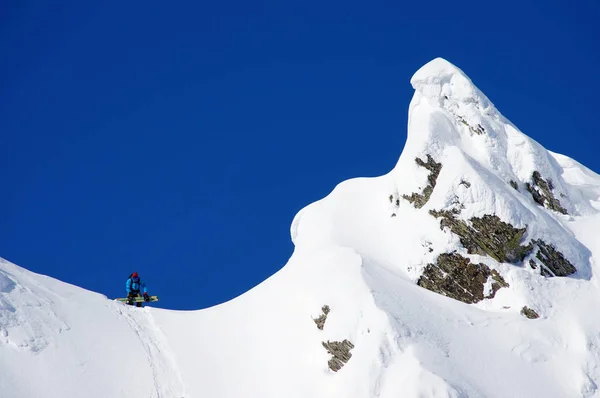 Skialpinismus Drsných Zimních Podmínkách — Stock fotografie