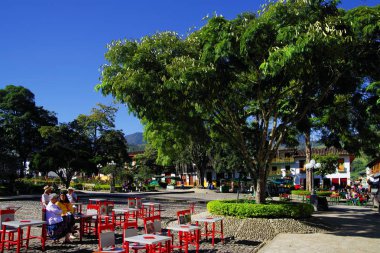 Geleneksel mimarisinde pitoresk kasaba, Jardin, Antioquia, Colombia, Güney Amerika