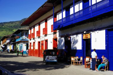 Geleneksel mimarisinde pitoresk kasaba, Jardin, Antioquia, Colombia, Güney Amerika