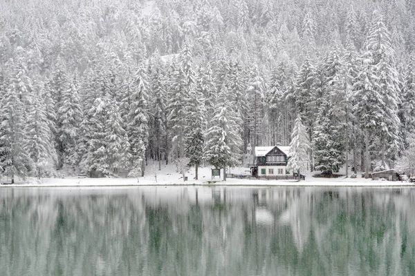 多比亚科湖在冬季 意大利 — 图库照片