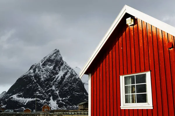 ロフテン諸島 ノルウェー ヨーロッパの伝統的な漁師小屋 — ストック写真