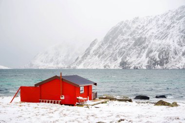 Lofoten Takımadaları, Norveç, Avrupa 'da geleneksel balıkçı kulübeleri