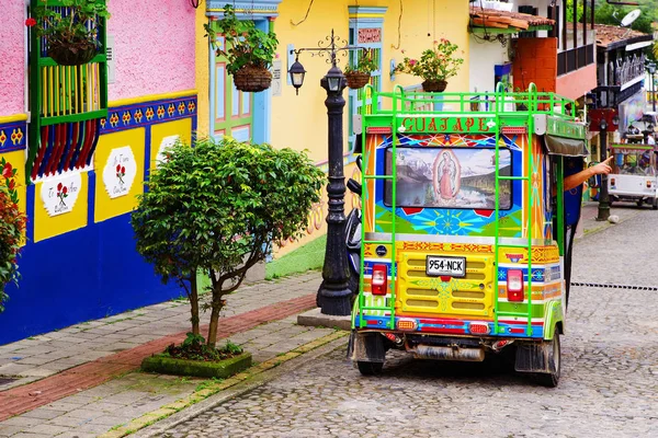 コロンビア 南アメリカの Guatape 村のカラフルな街 — ストック写真