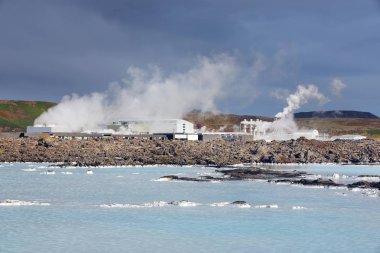 İzlanda, Avrupa 'daki Mavi Göl' ün volkanik manzarası