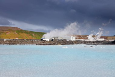 İzlanda, Avrupa 'daki Mavi Göl' ün volkanik manzarası