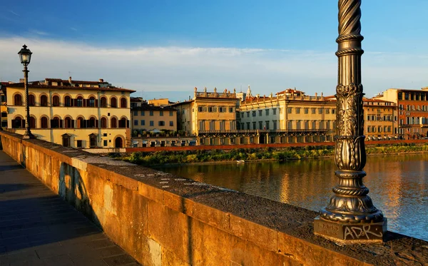 Река Арно Флоренции Италия — стоковое фото