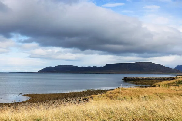 Στόρμι Icelandic Τοπίο Στην Παραλία Skardsvik Στην Ισλανδία Ευρώπη — Φωτογραφία Αρχείου