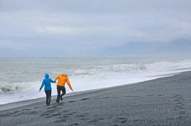 Reynisfjara Sahili - İzlanda, Avrupa 'da kara plaj