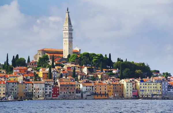 Vista Del Colorido Casco Antiguo Pintoresco Puerto Rovinj Península Istria —  Fotos de Stock