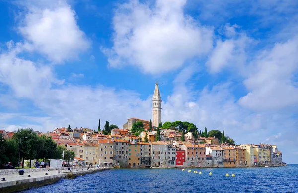 Vista Cidade Velha Colorida Porto Pitoresco Rovinj Península Ístria Croácia — Fotografia de Stock