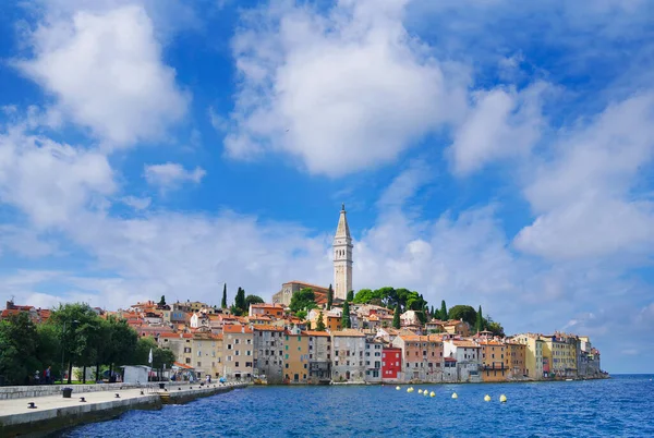 Vista Cidade Velha Colorida Porto Pitoresco Rovinj Península Ístria Croácia — Fotografia de Stock