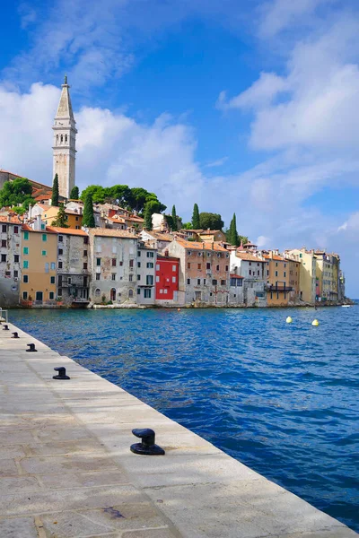 Vista Cidade Velha Colorida Porto Pitoresco Rovinj Península Ístria Croácia — Fotografia de Stock