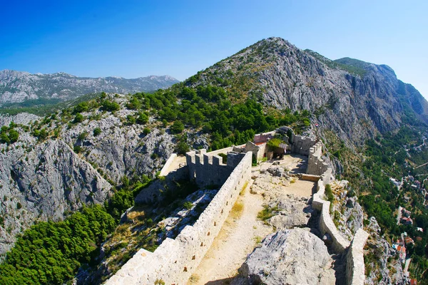 Starigrad Fortaleza Sobre Omis Resort Dalmacia Región Croacia Europa —  Fotos de Stock