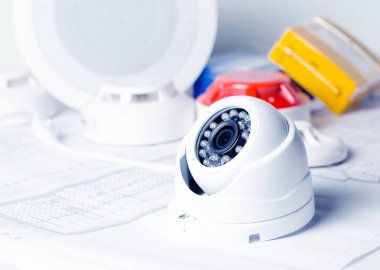 Video güvenlik ekipmanları ve plan bir tablo. Güvenlik için iyi mühendislik şirket sitesi veya reklam Servisi