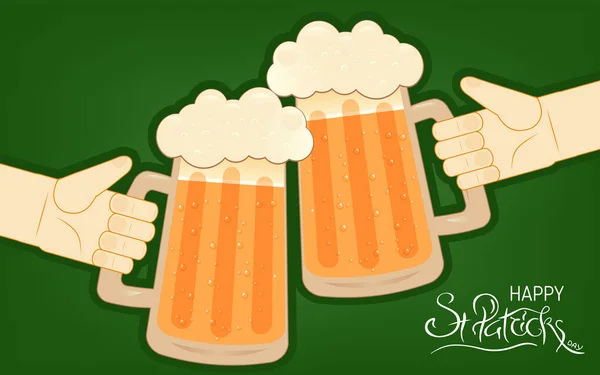 2 人の手はビール ジョッキで乾杯します。聖パトリックの日のレタリングします。パブのパーティーのための伝統的なアイルランドのホリーデイ テンプレート. — ストックベクタ