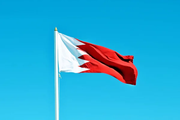 Bahrain Flag Waving Blue Clear Sky Background Isolated — Stock Photo, Image