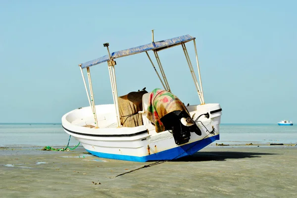 Barco Pesca Mar Dia Ensolarado — Fotografia de Stock