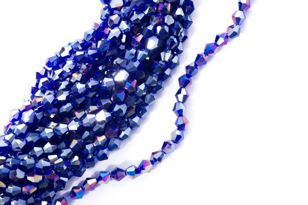 Hermosas Perlas Cristal Brillante Azul Isoalted Crystal Sobre Fondo Blanco —  Fotos de Stock