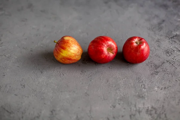 Three Ripe Garden Red Apples Gray Concrete Fruits Concept Fall — Stock Photo, Image