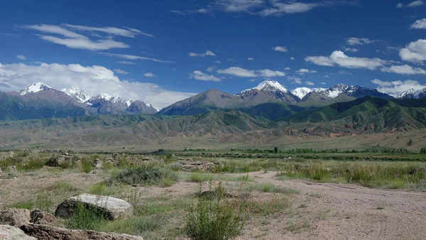 Natursköna Kirgizistan Berglandskap Med Glaciären Toppar Och Blå Himmel Södra — Stockfoto
