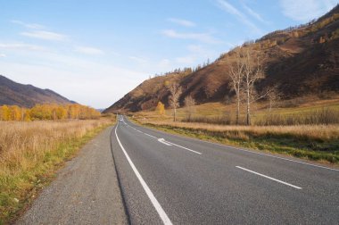 Aktash, altay, Rusya Chemal bölgesine giden yolda güzel manzara.