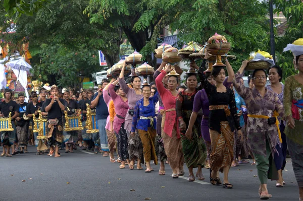 Procession Dans Cérémonie Traditionnelle Crémation Balinaise — Photo