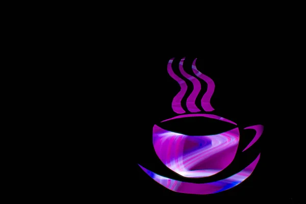 Une tasse de café couleur pourpre abstraction de lanternes colorées — Photo