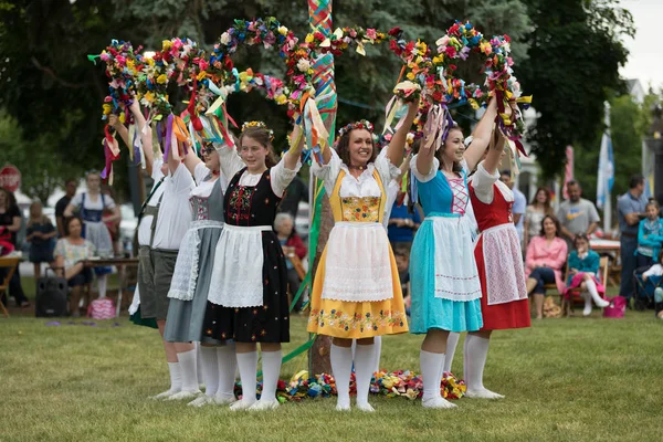 Bajor fesztivál Maypole Dance — Stock Fotó