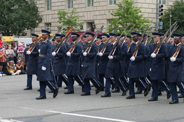 Parade zum nationalen Unabhängigkeitstag — Stockfoto