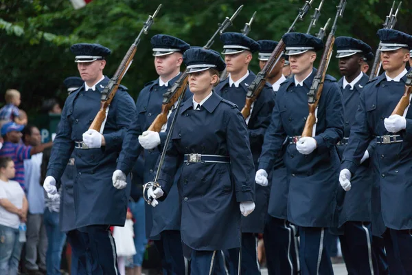 Nationella självständighetsdagen parad — Stockfoto