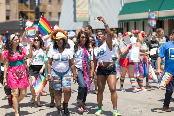 LGBTQ Pride přehlídce 2018 — Stock fotografie