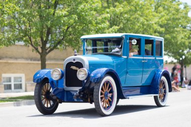 Haynes Apperson Parade