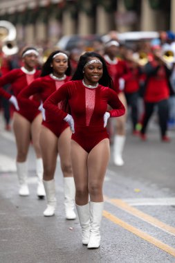 New Orleans, Louisiana, ABD - 30 Kasım 2019: Bayou Klasik Geçit Töreni, Doğu Nashville Magnet Yükselen Kartal Grubu üyeleri