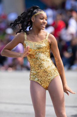 Indianapolis, Indiana, ABD - 28 Eylül 2019: The Circle City Classic Parade, River Rouge Lisesi yürüyüş bandosu üyeleri, geçit töreninde