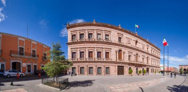 Saltillo, Coahuila, Meksika - 21 Kasım 2019 Pembe Saray, Plaza de Armas, Saltillo 'daki devlet binası