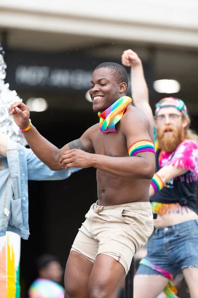 Cincinnati Ohio Usa Juni 2019 Cincinnati Pride Parade Man Med — Stockfoto
