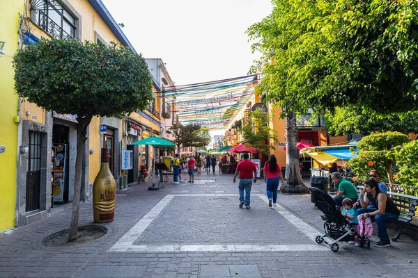 San Pedro Tlaquepaque Jalisco México Noviembre 2019 Locales Turistas Exploran —  Fotos de Stock