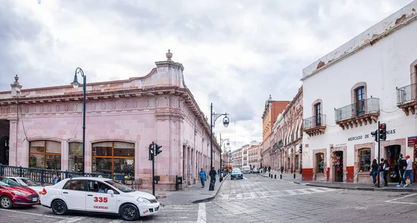 Zacatecas Zacatecas メキシコ 2019年11月22日 プレイモヒストリア店に沿ってヒダルゴ アベニューを見下ろす — ストック写真