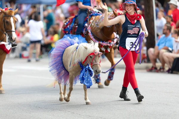 Arlington Texas Usa Juli 2019 Parade Juli Arlington Junge Frau — Stockfoto