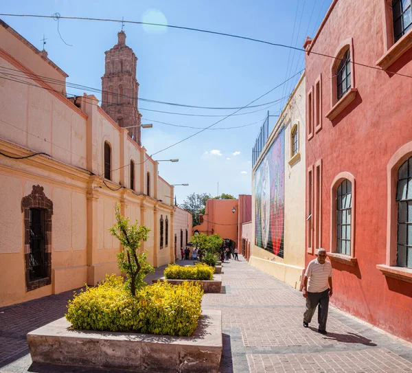 Dolores Hidalgo Guanajuato México Noviembre 2019 Hombre Caminando Por Calle — Foto de Stock
