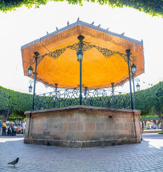 Celaya Guanajuato México Novembro 2019 Pessoas Descansando Quiosque Plaza Armas — Fotografia de Stock