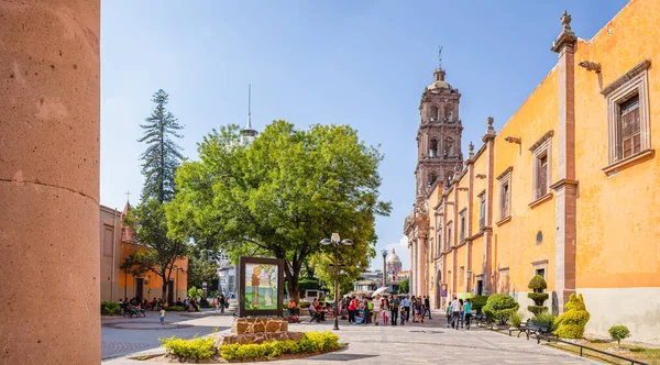 Celaya Guanajuato México Novembro 2019 Pessoas Caminhando Pela Catedral Imaculada — Fotografia de Stock